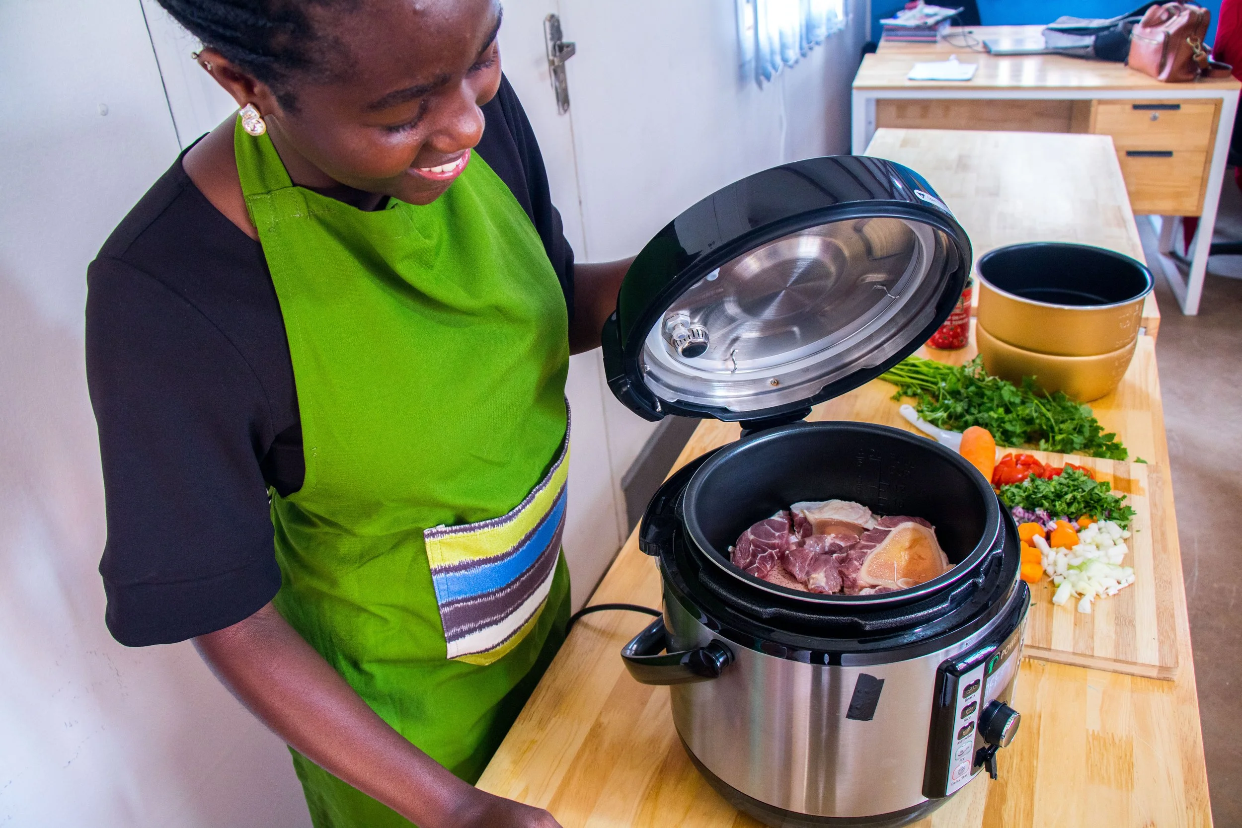 Homemaker pressure best sale and slow cooker